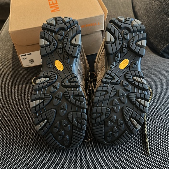 Merrell Men's walnut Hiking Boots - Picture 3 of 5